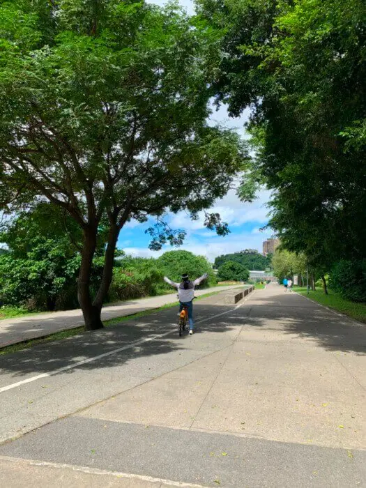 ubikeに乗る人々